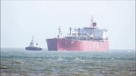 Il settore dell'aviazione continua ad affrontare difficoltà in seguito alla crisi dello Stretto di Hormuz.