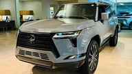 103 Lexus GX 550 lyxbilar återkallas i Vietnam på grund av felaktigt instrumentpanel.