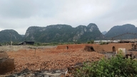 Una comuna en Hanói ha eliminado por completo los hornos de ladrillos contaminantes y ahora cuenta con un hermoso lago, a menudo denominado la "Bahía de Ha Long en tierra" de la capital.