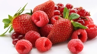8 beneficios inesperados para la salud de las bayas rojas