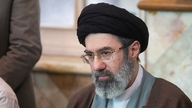 L'Iran envisage de revoir sa doctrine nucléaire face aux menaces que fait peser Israël sur son guide suprême.