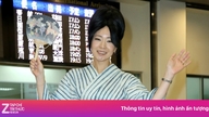 Des photos d'une chanteuse japonaise entrant dans un hôtel en compagnie d'un économiste marié ont fuité.
