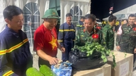 O embaixador do Vietnã na Venezuela visita a equipe de resgate, oferecendo palavras de incentivo às forças de resgate que atuam na linha de frente.