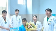 Cứu sống người đàn ông một mình nuôi 2 con, bệnh viện miễn toàn bộ viện phí