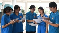 โรงเรียนตวนกวางมี 5 วิชาในการสอบจบการศึกษาระดับมัธยมปลายที่ติดอันดับ 10 อันดับแรกของประเทศ