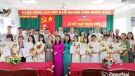 The Party cell of Tam Hiep High School admitted 21 new Party members.