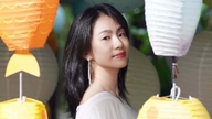 Selebriti Vietnam: Vo Hoang Yen tampil modis, Luong Bich Huu mengunggah foto-foto awet muda.