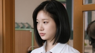 Çaylak oyuncu Jo Seung-hee, okul kızı görünümüyle büyük yankı uyandırıyor.