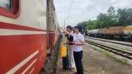 Dodatkowe połączenie kolejowe LP9 między Hanoi i Hai Phong będzie kursować w weekendy, aby sprostać szczytowi sezonu turystycznego latem.