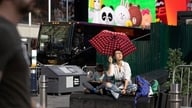 Tălpile de pantofi s-au topit și au rămas lipite de stradă în New York, în mijlocul valului de căldură „arzător”.