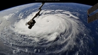 Il Sudafrica lancia la tecnologia satellitare per far fronte ai disastri naturali e all'inquinamento.