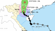 Il tifone numero 1 è entrato in mare al largo della provincia di Quang Ninh, con raffiche di vento di livello 10-11 in molte zone.