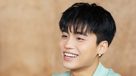 เป็นครั้งแรกในเวียดนามที่นักร้องชายชื่อดังจัดงานฟังเพลงสุดแปลกแหวกแนว