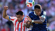 Paraguay - Fransa maçı canlı yayında, (0-0) İlk yarı sona erdi.