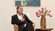 «جامعه‌ای که زیبایی را تحسین می‌کند، طبیعتاً بی‌ادبی را رد می‌کند.»