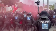 Sjezd strany AfD se propadl do chaosu, což donutilo německou policii použít slzný plyn k potlačení nepokojů.