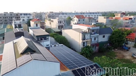 Companiile își accelerează tranziția verde către energia regenerabilă.