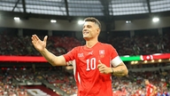 Granit Xhaka từ chối tái hợp Xabi Alonso tại Chelsea để viết lịch sử cùng Sunderland