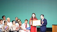 베트남 대표가 일본으로부터 2026년 글로벌 시민 공동체 상을 수상했습니다.