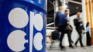 OPEC+ Ağustos ayında petrol üretimini 188.000 varil artırma konusunda anlaştı.