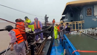 Tiga anak kapal diselamatkan selepas kapal karam dalam ribut di luar pantai Mong Cai.