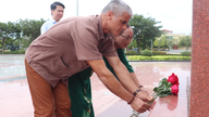 Das Generalkonsulat der Republik Kuba in Ho-Chi-Minh-Stadt legte im Fidel-Castro-Park einen Kranz nieder.
