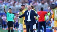 Đội tuyển Paraguay đá xấu còn bị tố xúc phạm HLV Deschamps, thực hư ra sao?