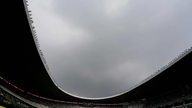 En raison des orages, le match Mexique-Angleterre risque d'être reporté à la dernière minute.