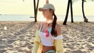 Actualités people en continu : Thuy Ngan dévoile des photos sexy en bikini sur la plage, Phuong Oanh passe à l'action.