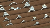 El lado oscuro de los diamantes: "Una fortuna": fáciles de comprar, difíciles de vender.