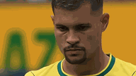 Reaksi Bruno Guimarães selepas gagal sepakan penalti.