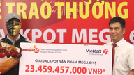 Kahve içerken, Vietlott piyangosunda 23 milyar VND'den fazla para kazandığımı fark ettim.