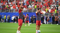 Vitinha dan Joao Neves - Pemain kunci di lini tengah Portugal.