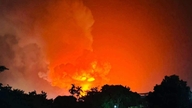 Una empresa química en la provincia de Phu Tho se incendió, iluminando una gran parte del cielo.