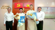 Ngo Dang Khoa veste a camisa da seleção vietnamita: um sinal de uma nova geração.