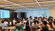 日本のフォーラムでは、ベトナムの若者たちと長期投資に関する考え方を共有した。