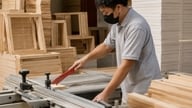 A indústria madeireira está se transformando em direção à produção e ao consumo sustentáveis.