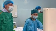 Seorang profesor asal Belgia dan para dokter dari Rumah Sakit Anak 2 melakukan transplantasi hati pada empat anak dalam satu minggu.