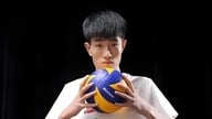 Ngôi sao bóng chuyền cao 2m của Trung Quốc bị nghi ngờ bán độ
