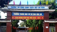 Guru digantung tugas selepas dituduh mencabul seorang pelajar perempuan darjah 8 di sekolah.