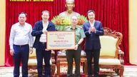 Dong Nai, doğal afetlerin sonuçlarının üstesinden gelmeye yardımcı olmak için Da Nang'a 6 milyar VND bağışladı.