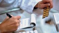 Patients have complained that they are not being prescribed outpatient medication for more than 30 days. What are the Ministry of Health's instructions to the relevant units?
