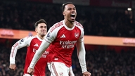 Arsenal scorede et kontroversielt mål på et hjørnespark.