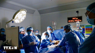 Médicos vietnamitas estabelecem novo recorde: cateterismo cardíaco fetal realizado em apenas 30 minutos.