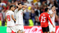VAR fratager Iran sejren over Egypten og efterlader dem forpustede, mens de venter på en wildcard-plads.