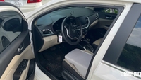 Tips om je auto snel af te koelen zonder de airconditioning op vol vermogen te zetten.