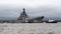Rusia despliega buques de guerra nucleares para proteger puertos estratégicos del Ártico.