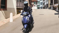 En närmare titt på den omdesignade 2026 Suzuki Address 125, prissatt till över 45 miljoner VND.