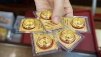 Harga emas ditutup anjlok tajam di semua lini hari ini, 29 Juni.