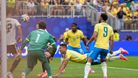 Live Brazilië vs Japan 1-1 (ruststand): Gemist!!! Vinicius mist een fantastische kans.